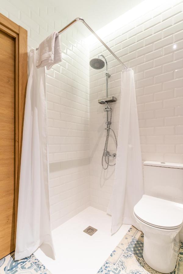 Four Rooms Hostel Lugo Buitenkant foto